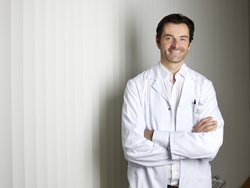 Prim. Priv.-Doz. Dr. Daniel Cejka, Leiter der Nephrologie und Transplantationsmedi-zin am Ordensklinikum Linz Elisabethinen