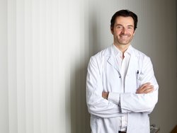 Prim. Priv-Doz. Dr. Daniel Cejka, Internist und Leiter der Abteilung für Nephrologie und Transplantationsmedizin im Ordensklinikum Linz