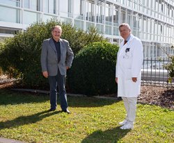 Prim. Dr. Loidl & Patient Karl Spindelberger