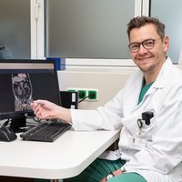Herr Schwaiger-Hengstschläger am PC