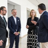 Prim. Prof. DDr. Reinhold Ortmaier, Prim. Prof. Dr. Björn Rath, Gesundheits-Landesrätin LH-Stv.in Mag.a Christine Haberlander, Univ.-Prof. Dr. Tobias Gotterbarm