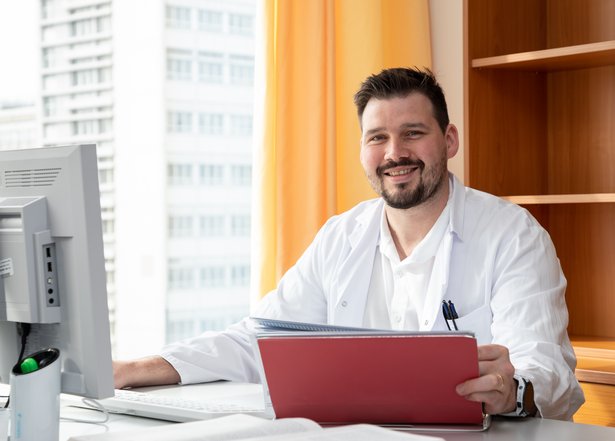 Dr. Kiesl David